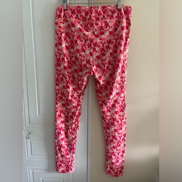 LuLaRoe Tall & Curvy Valentine Heart Leggings - Picture 3 of 8